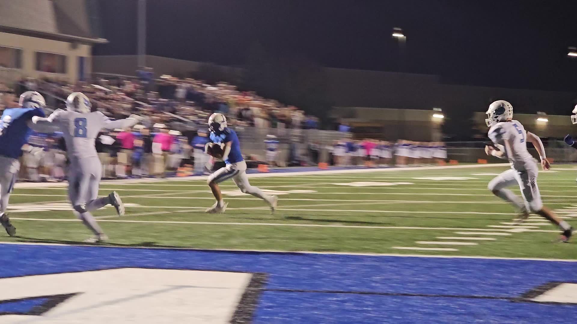 Lodi's Grayson Koeppen scores opening touchdown of Division 4 playoff opener